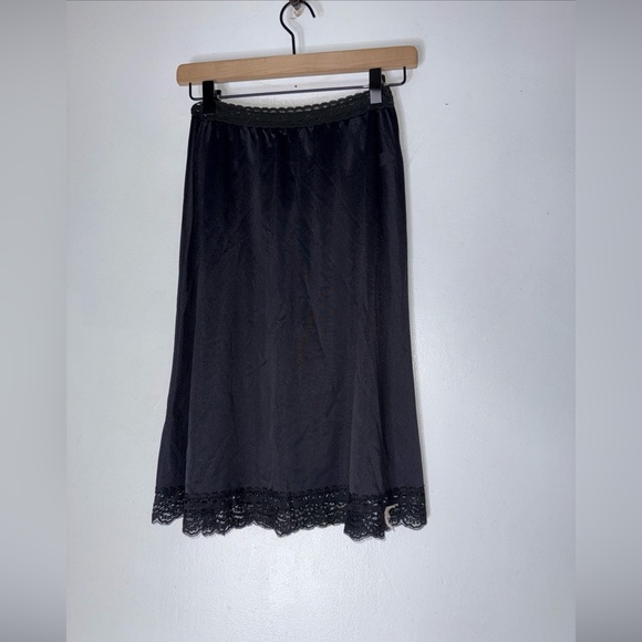 Vintage Olga Black Nylon Slip Skirt Lace Trim Knee Length Small - Picture 1 of 6